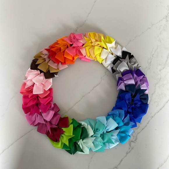 Bow Wreath (40 bows) - Picture 1 of 2